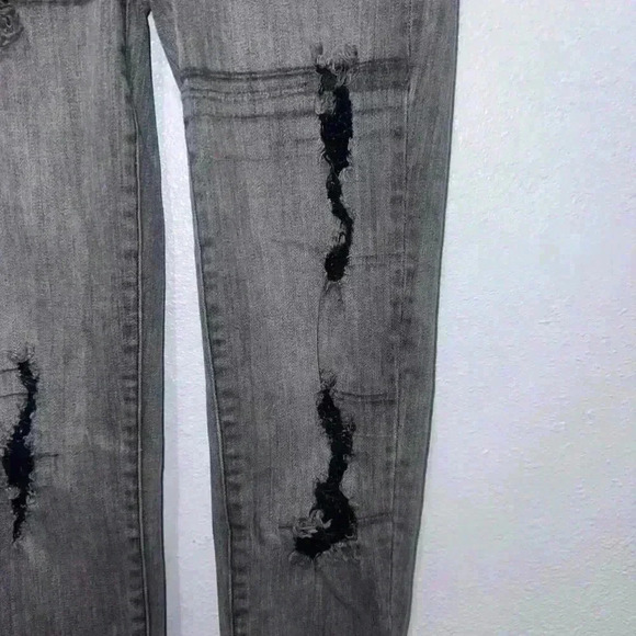American Eagle Woman’s Jegging Jeans, Gray, distressed, Size 2 - Picture 4 of 16